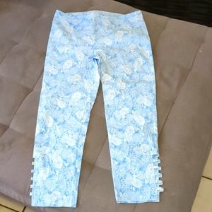 Attyre (8) Blue/Wht Floral High Rise Capris